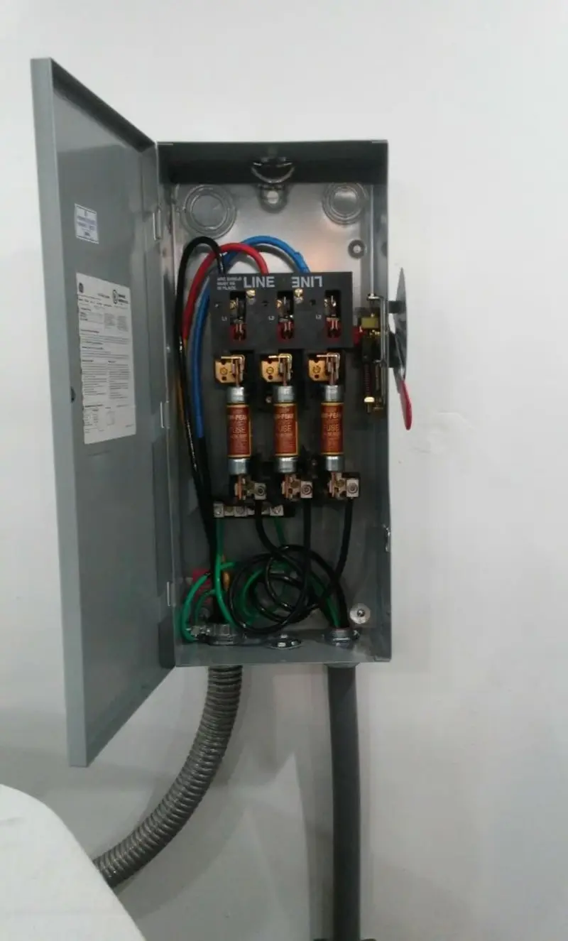 Three-phase disconnect switch installed for Electrical Wiring & Rewiring in Hayfork